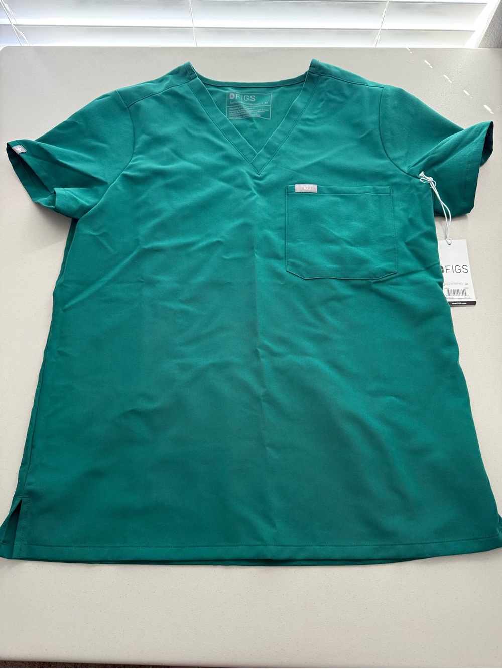 FIGS Hunter Green Catarina one pocket top
